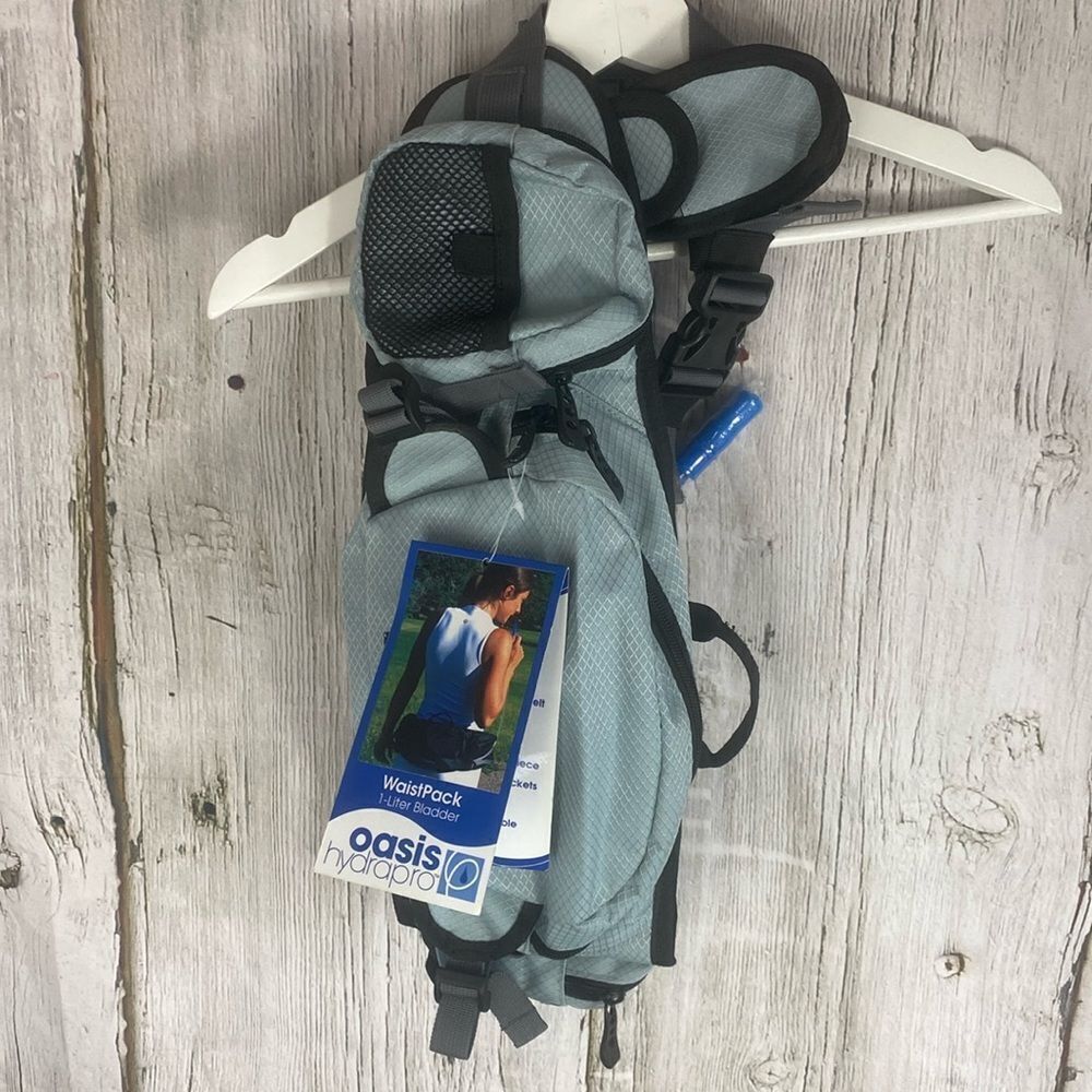 Oasis Hydrapro WaistPack NWT Gray Blue One Size